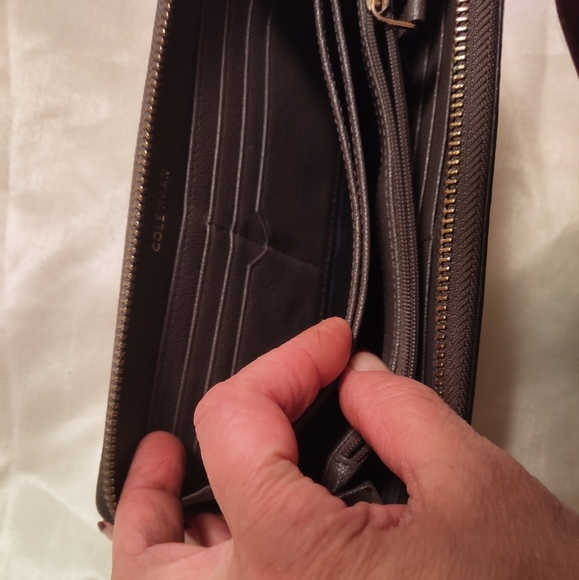 Cole Haan big size wallet - Picture 6 of 12